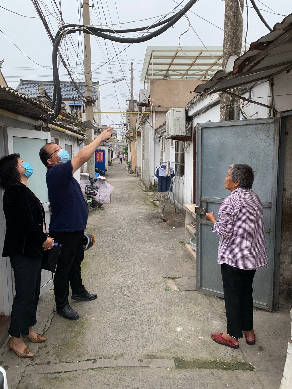 城区老公房节前安全巡查