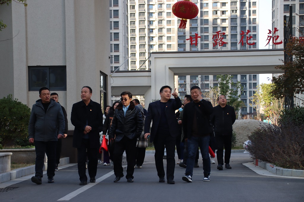 区房管中心党支部开展“三进三解大调研”活动
